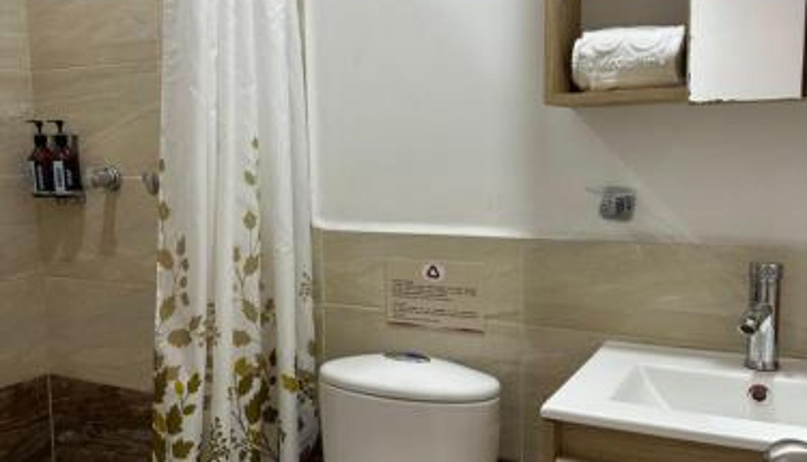 Badezimmer - Laureles Guest House LGH Hotel