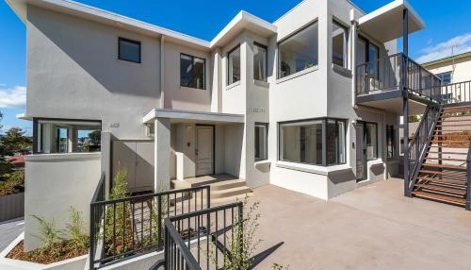 Info - 110 Hampden Apartments