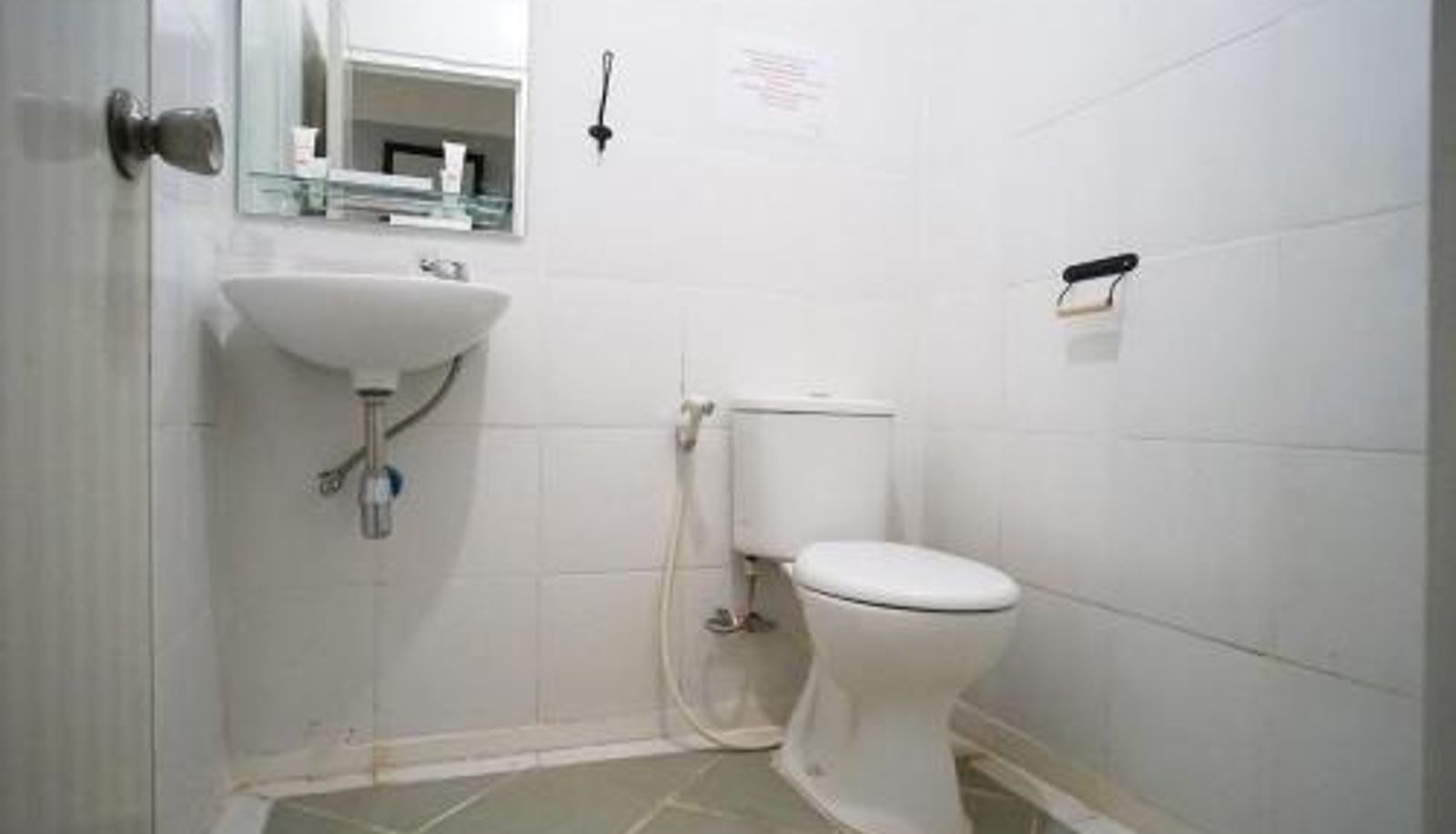 Kamer - RedDoorz At Sani Guest House Balikpapan