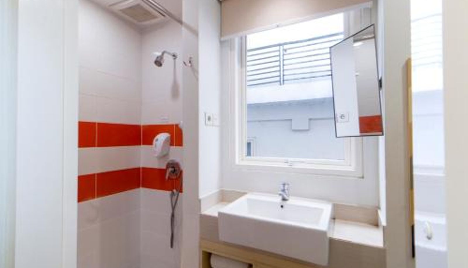 Badkamer - Cleo Hotel Tunjungan
