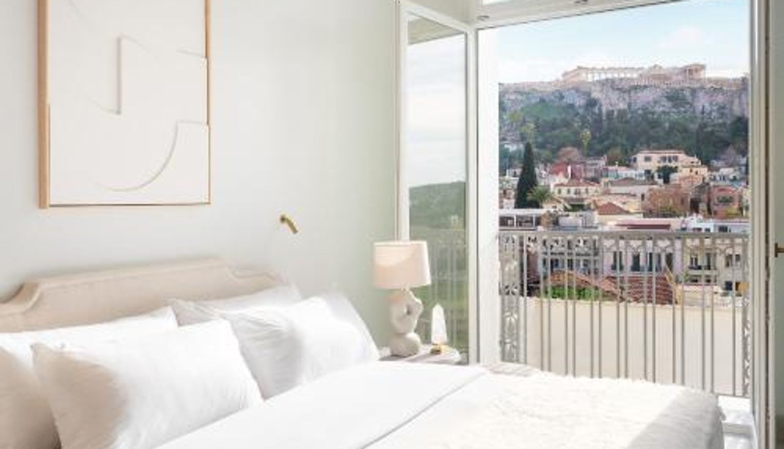 Suite - A Hotel to Live The Dolli at Acropolis