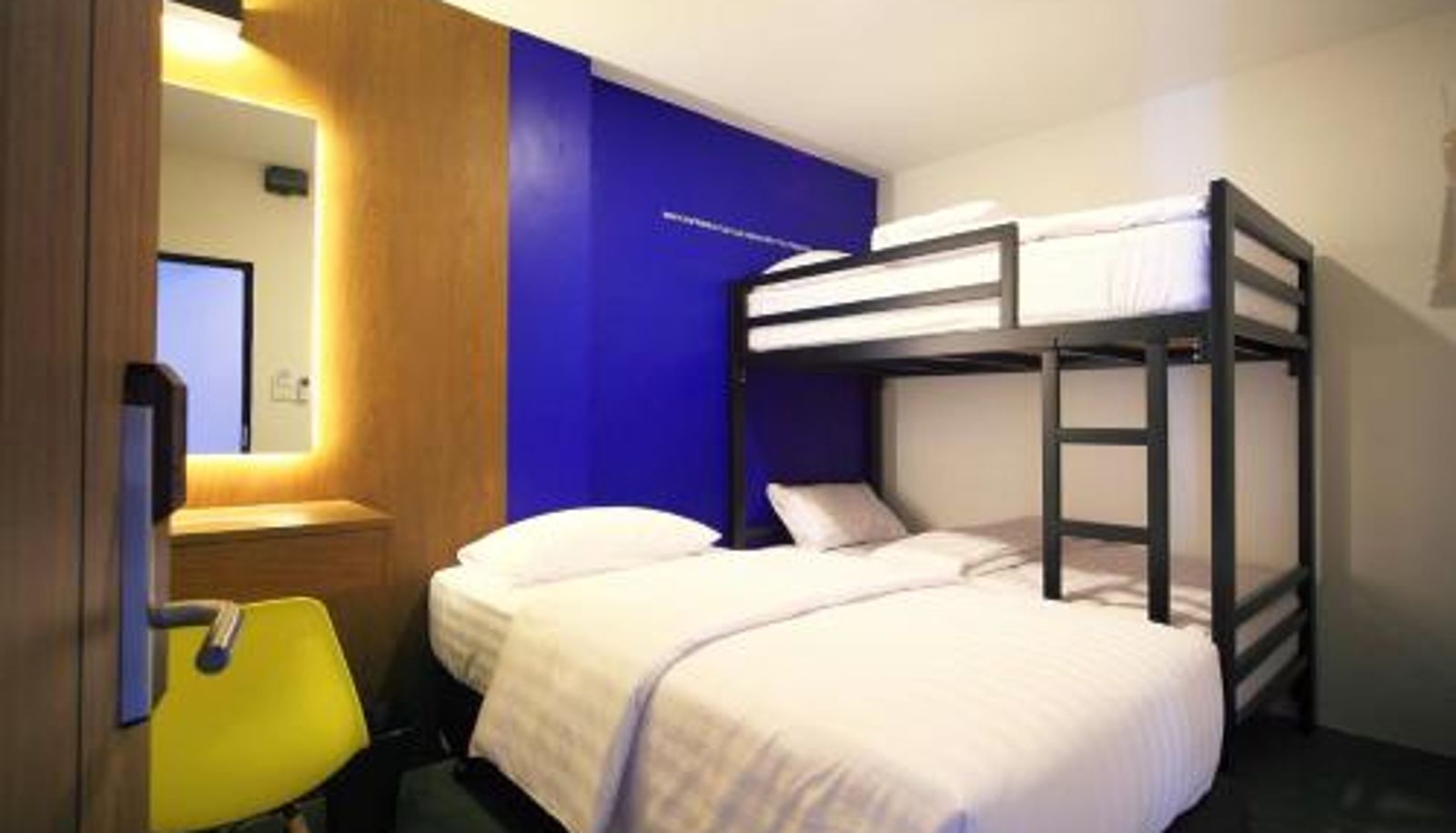 Dreibettzimmer - Tuk Tuk Hostel