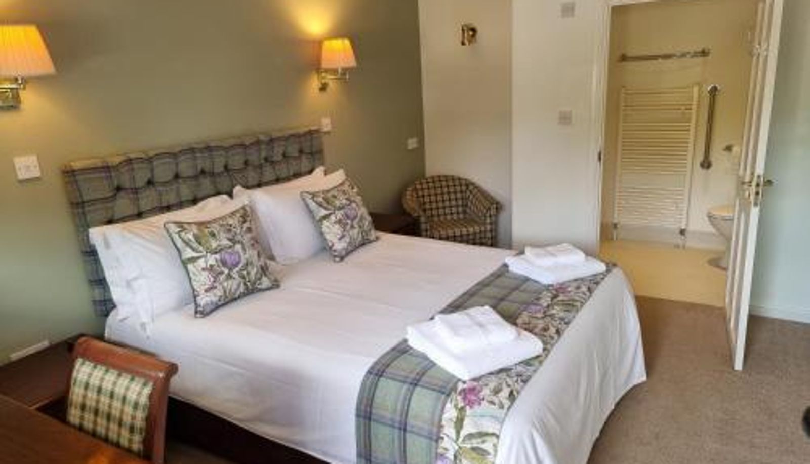 Room - The Courthouse Inn