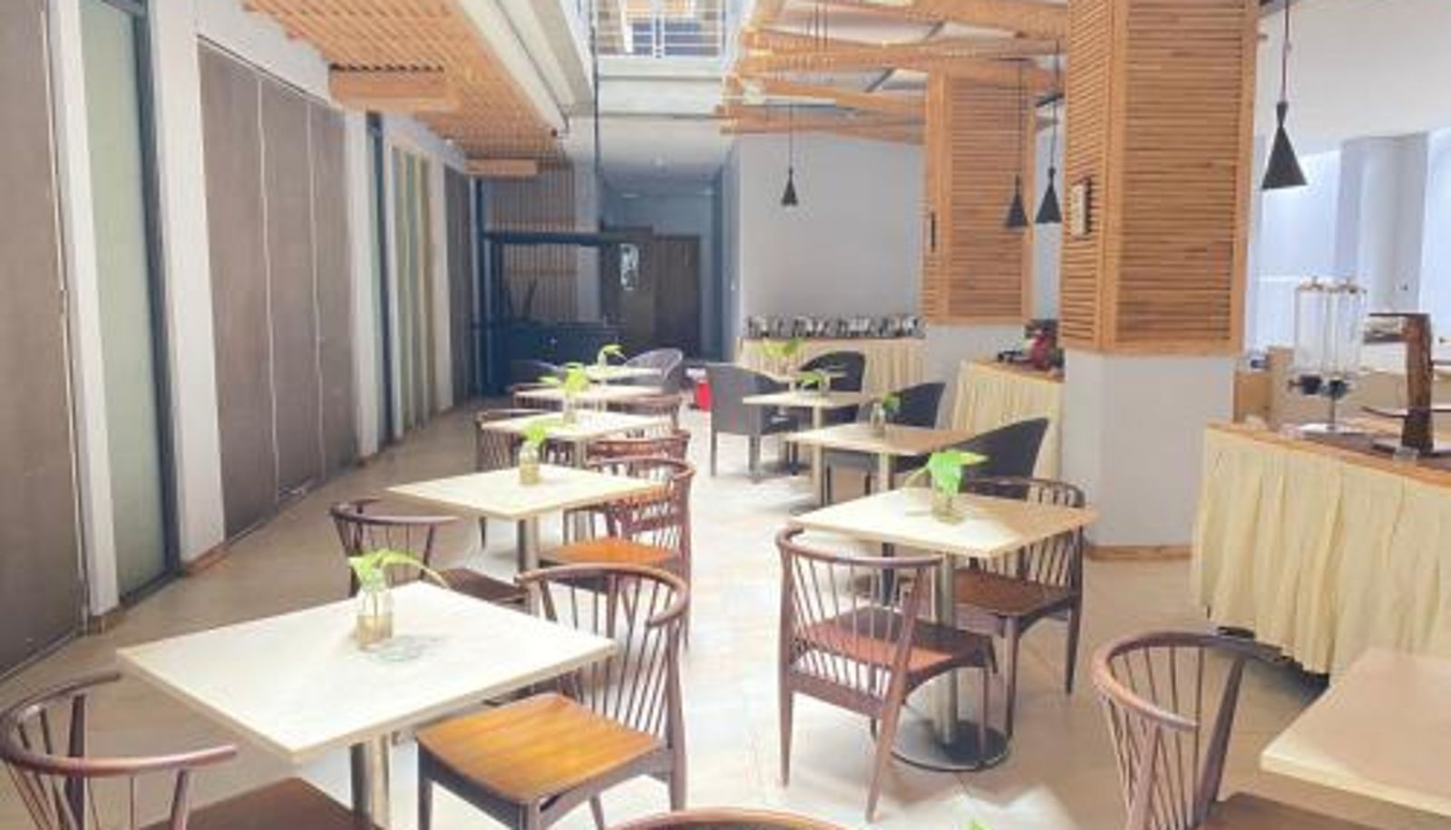 Breakfast room within the restaurant - Liberta Hotel Jimbaran