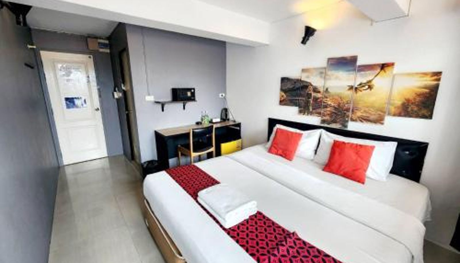 Info - Casa Picasso Near Chabad House