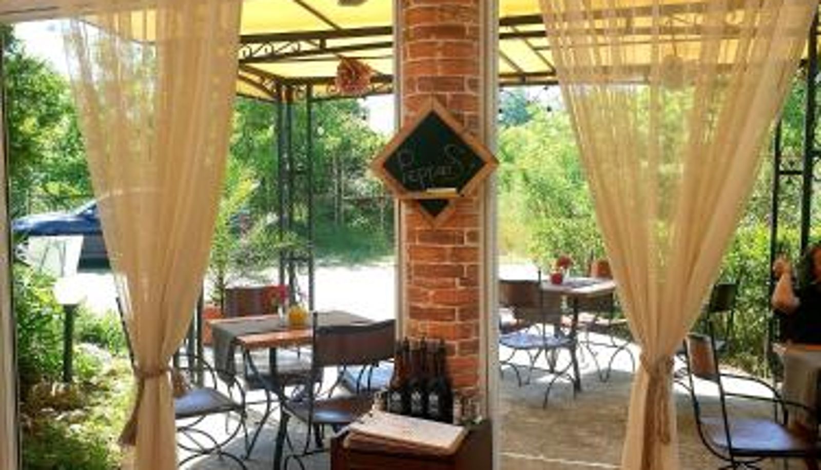 Breakfast room within the restaurant - Hotel Feniks Lozenets