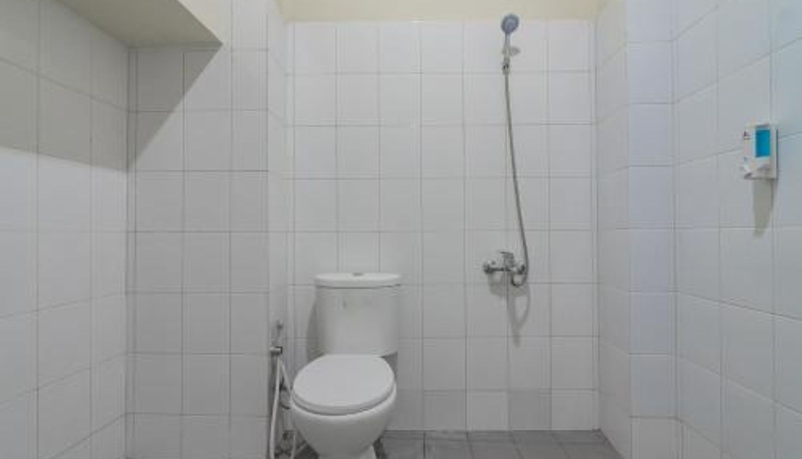 Standaardkamer - RedDoorz near Trans Studio Bandung 3