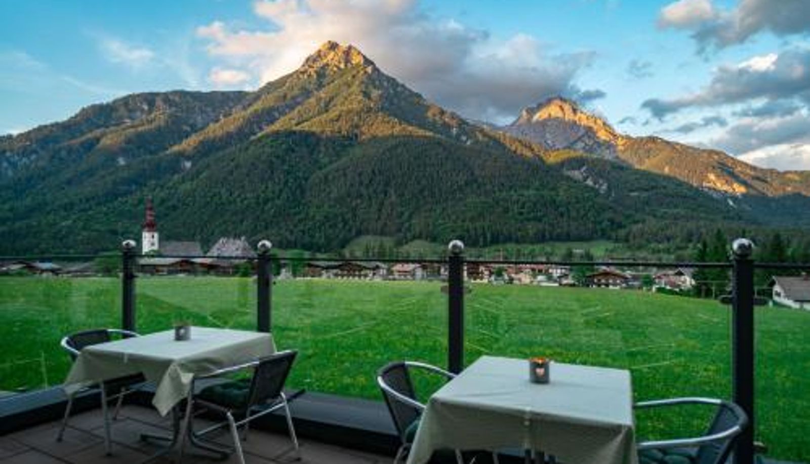 Info - Hotel Landhaus Tirolerherz