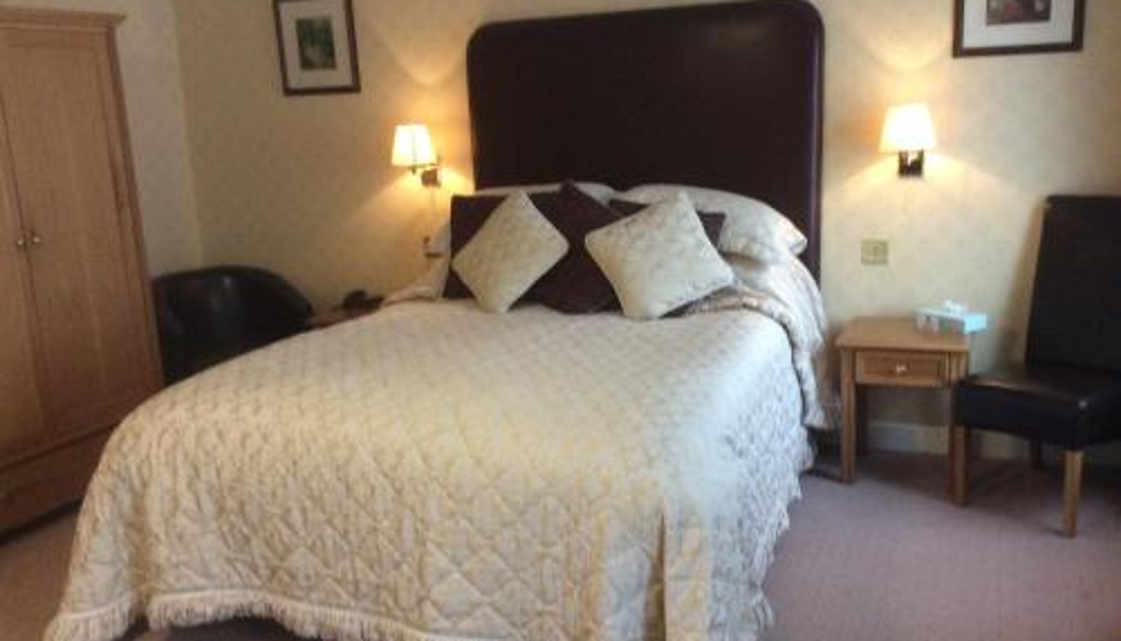 Family room - The Golden Lion Hotel