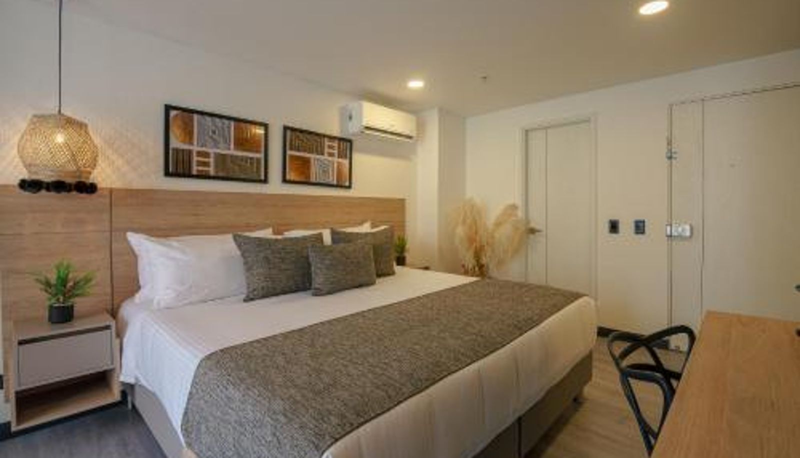 Habitación - First Class Hotel