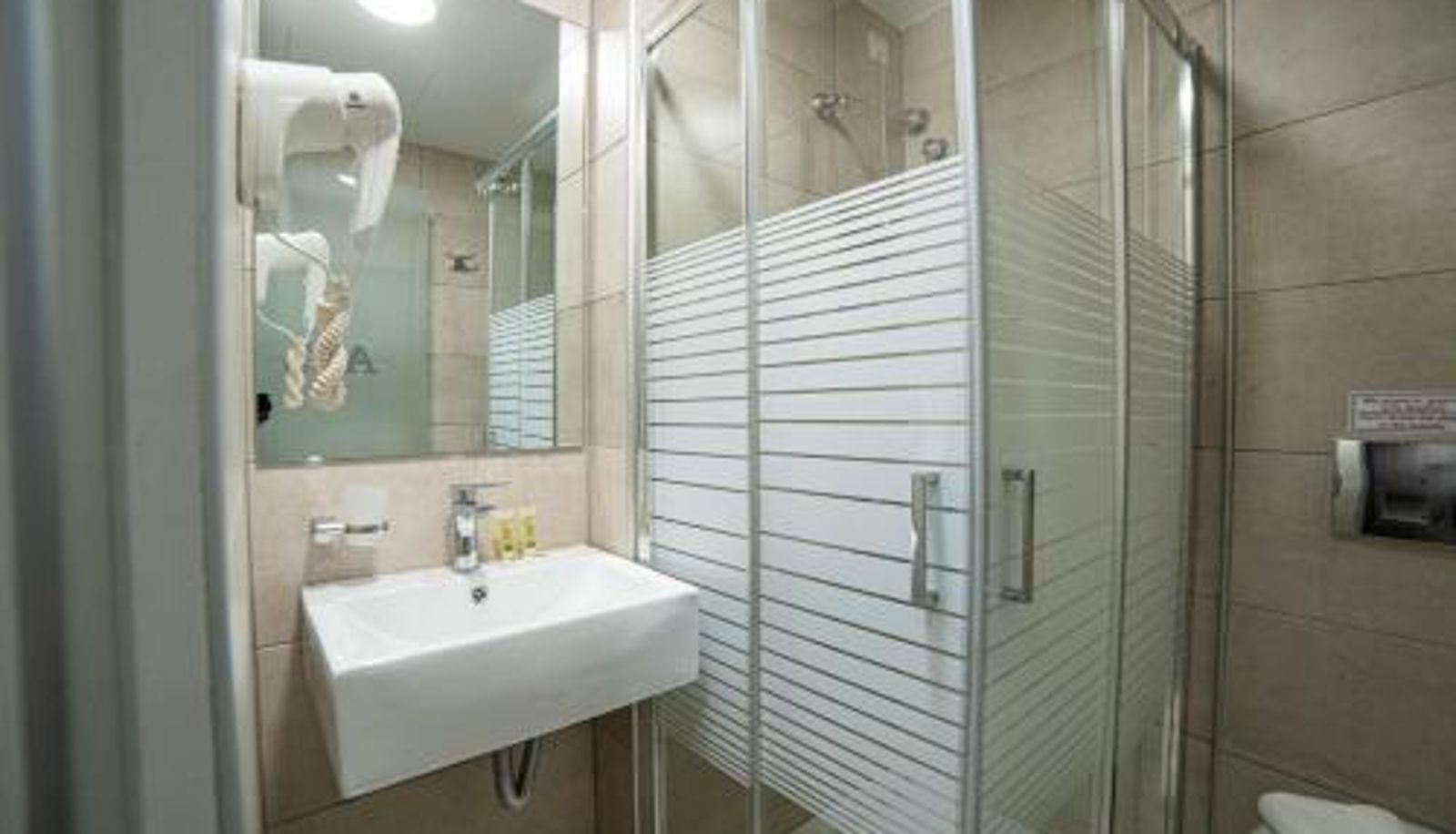 Badezimmer - Argo Hotel Piraeus
