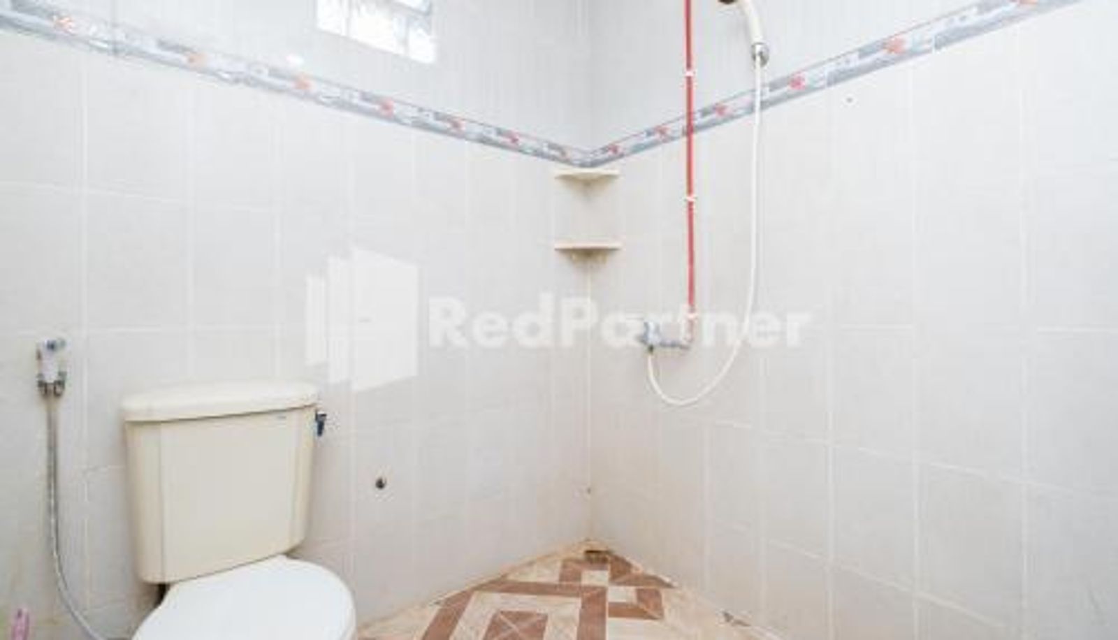 Salle de bain - Dukuh Kupang Residence Mitra RedDoorz