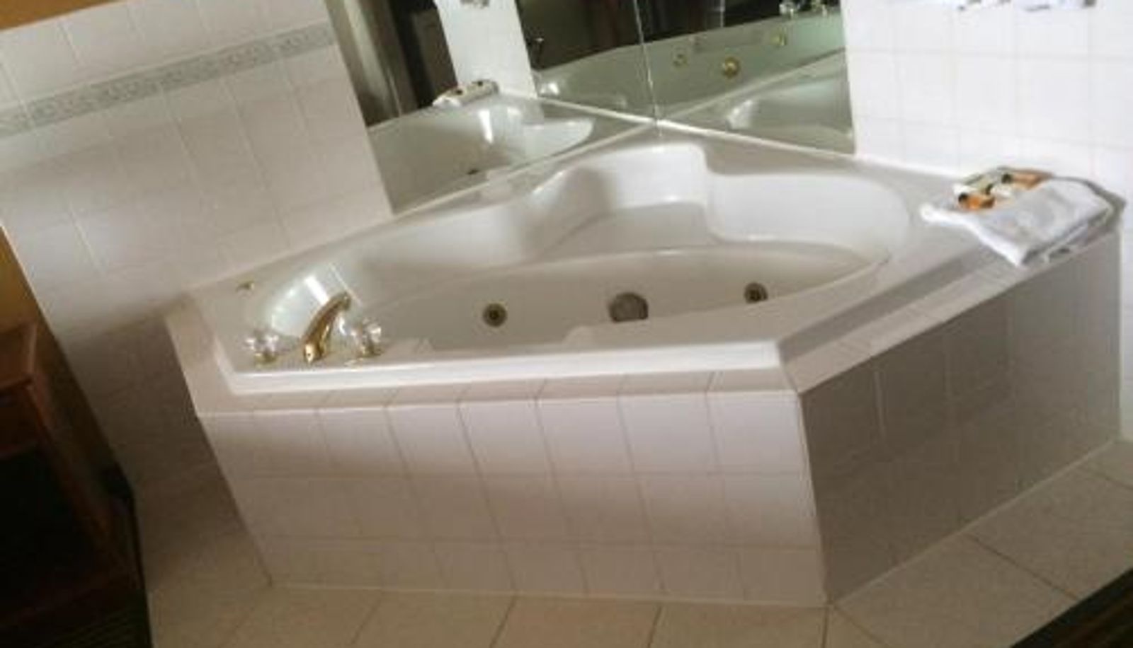Info - Foxwood Inn and Suites