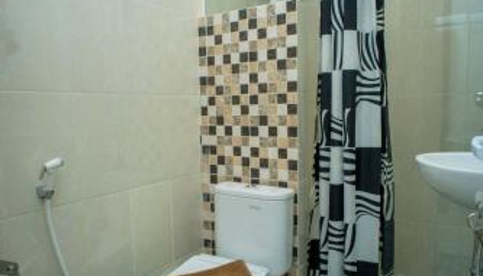 Bathroom - Zoom Hotel Mulawarman