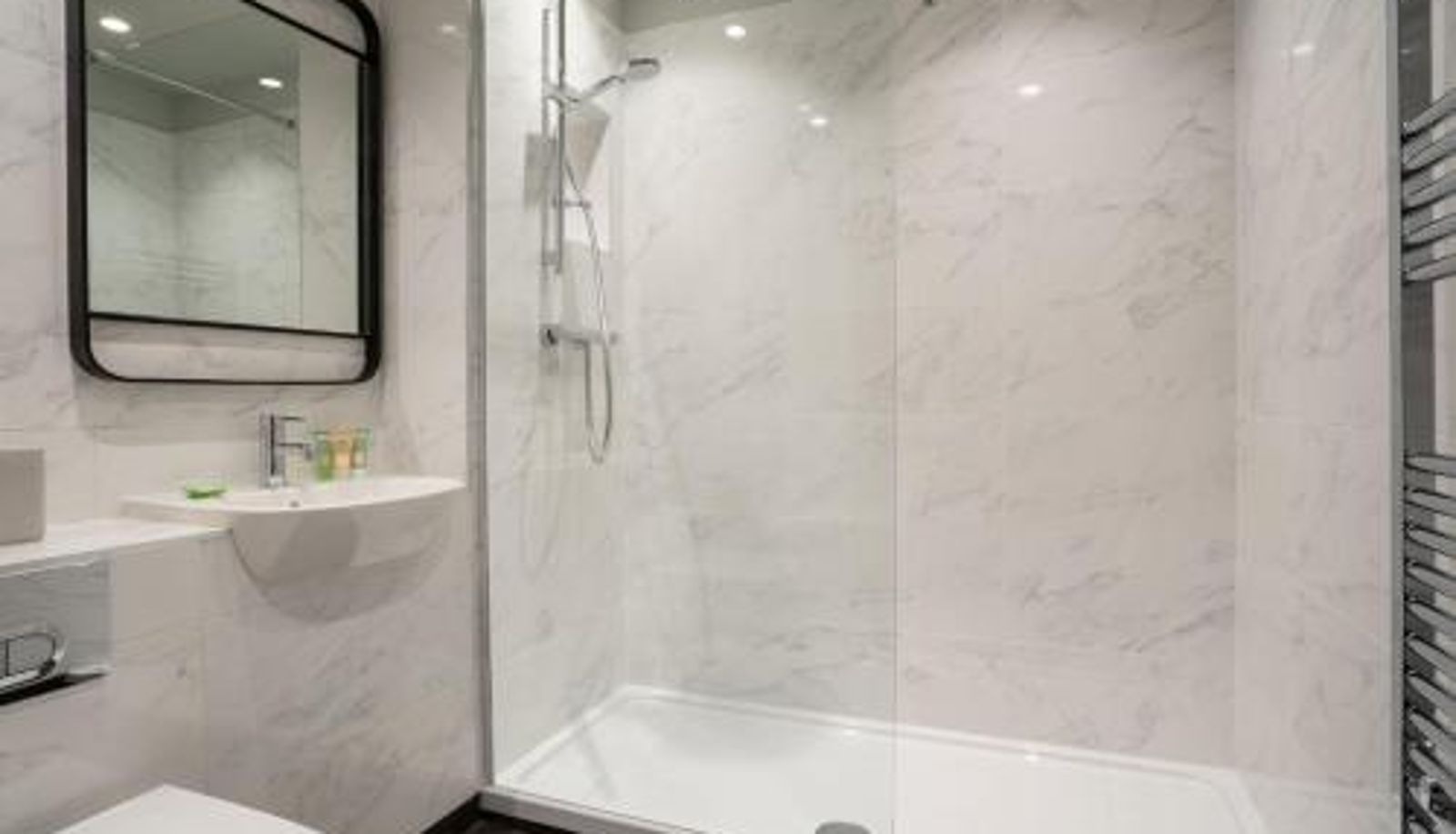 Bathroom - Hillyard House Hotel