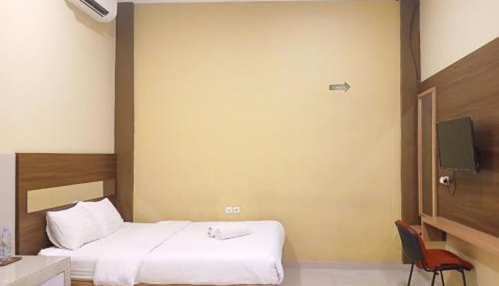 Zimmer - Shabrina Homestay Syariah Terminal Tirtonadi Solo RedPartner