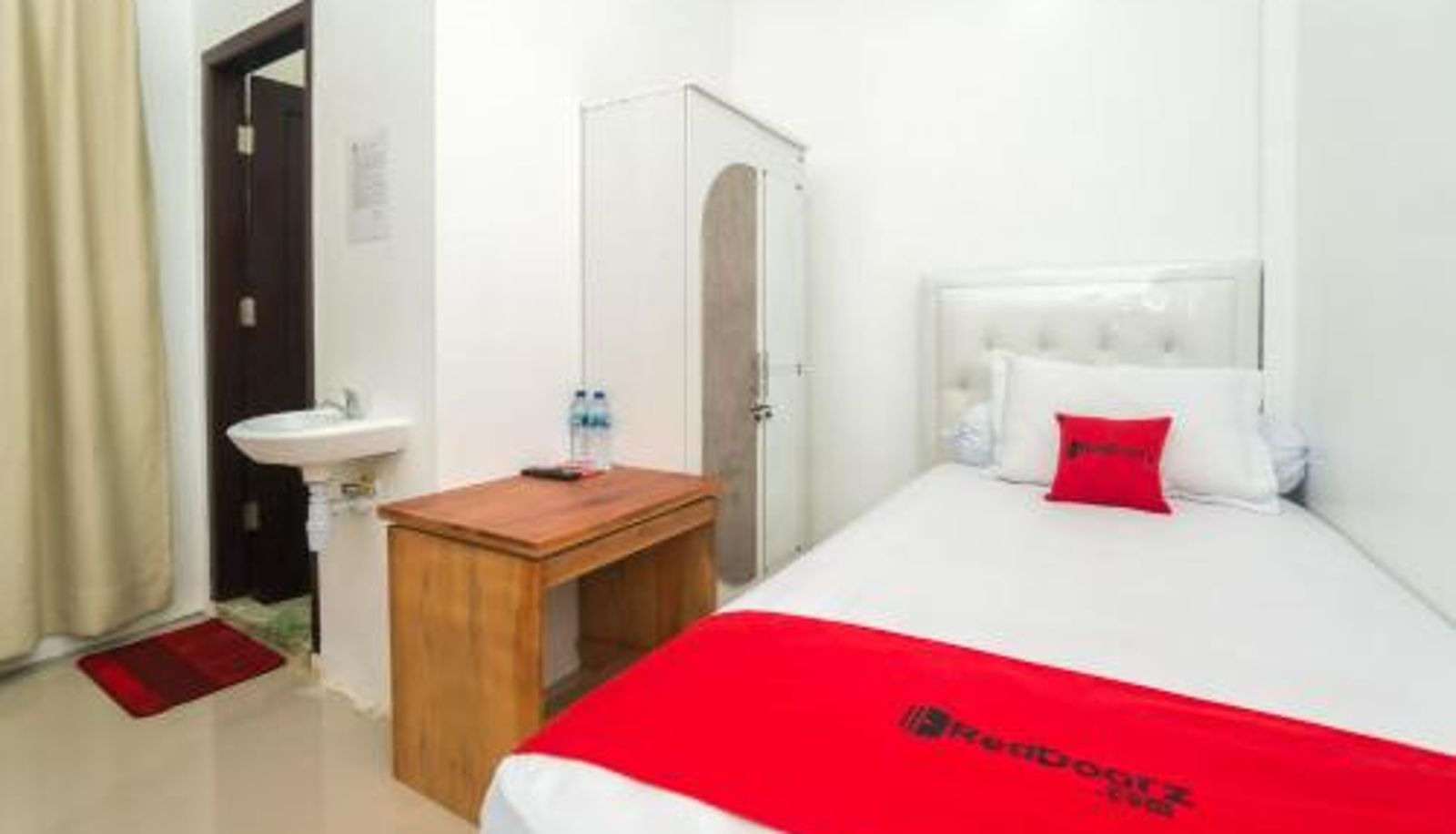 Room - RedDoorz Syariah near Pelabuhan Ulee Lheue Banda Aceh