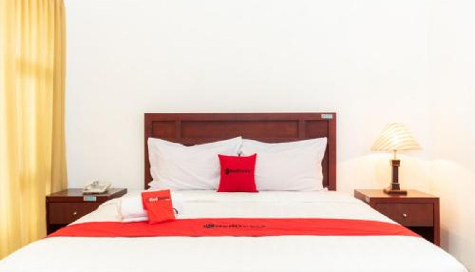 Standardzimmer - RedDoorz Plus Syariah near Java Supermall Semarang 2