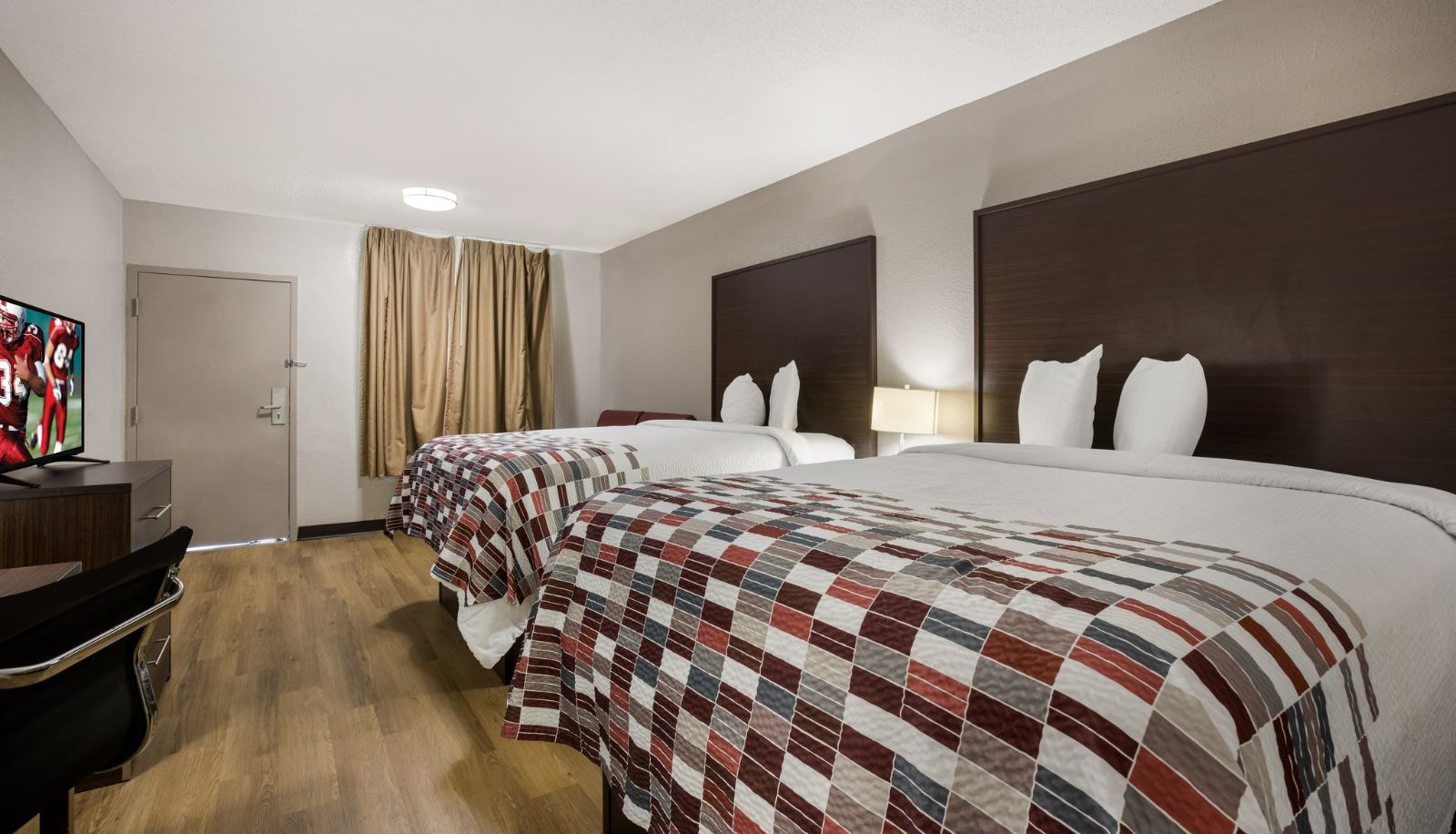 Zimmer - Red Roof Inn & Suites Statesboro - University