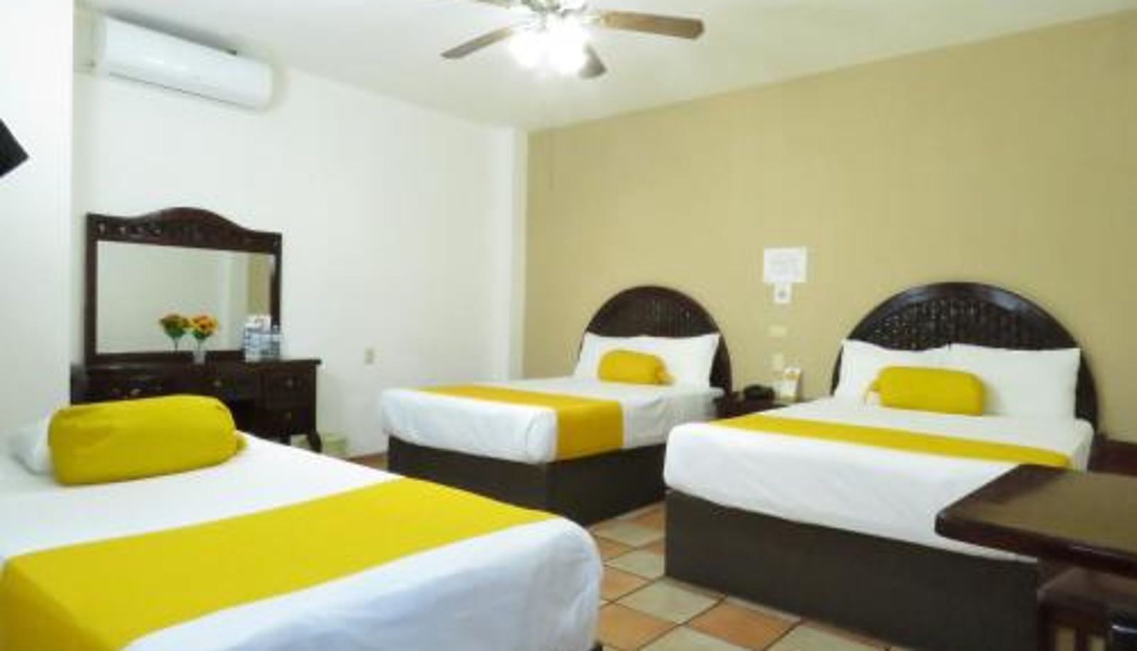 Standard room - Hotel Los Girasoles