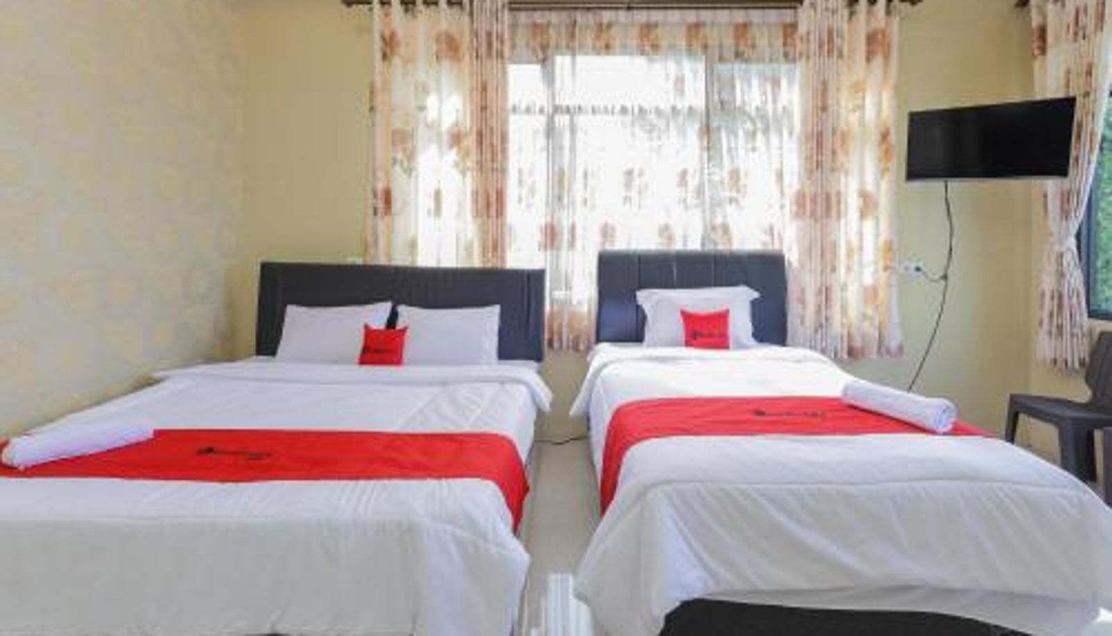 Habitación - RedDoorz Plus @ Villa Bontes Batu