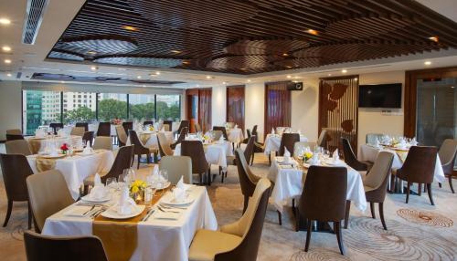 Ontbijtzaal in het restaurant - Orchids Saigon Hotel