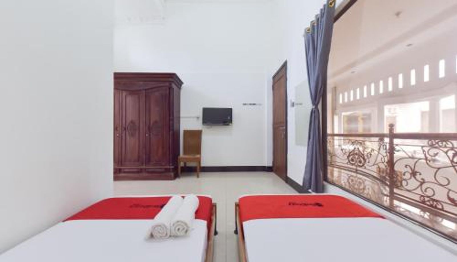 Familienzimmer - RedDoorz Syariah near Dago Pakar 2