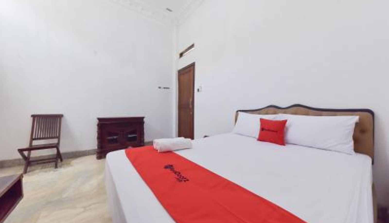 Habitación - RedDoorz Syariah near Dago Pakar 2