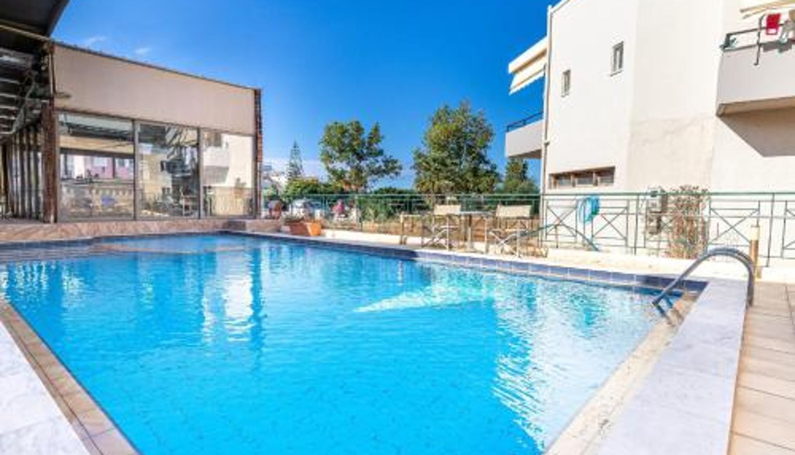 Pool - Sun Beach Apartments