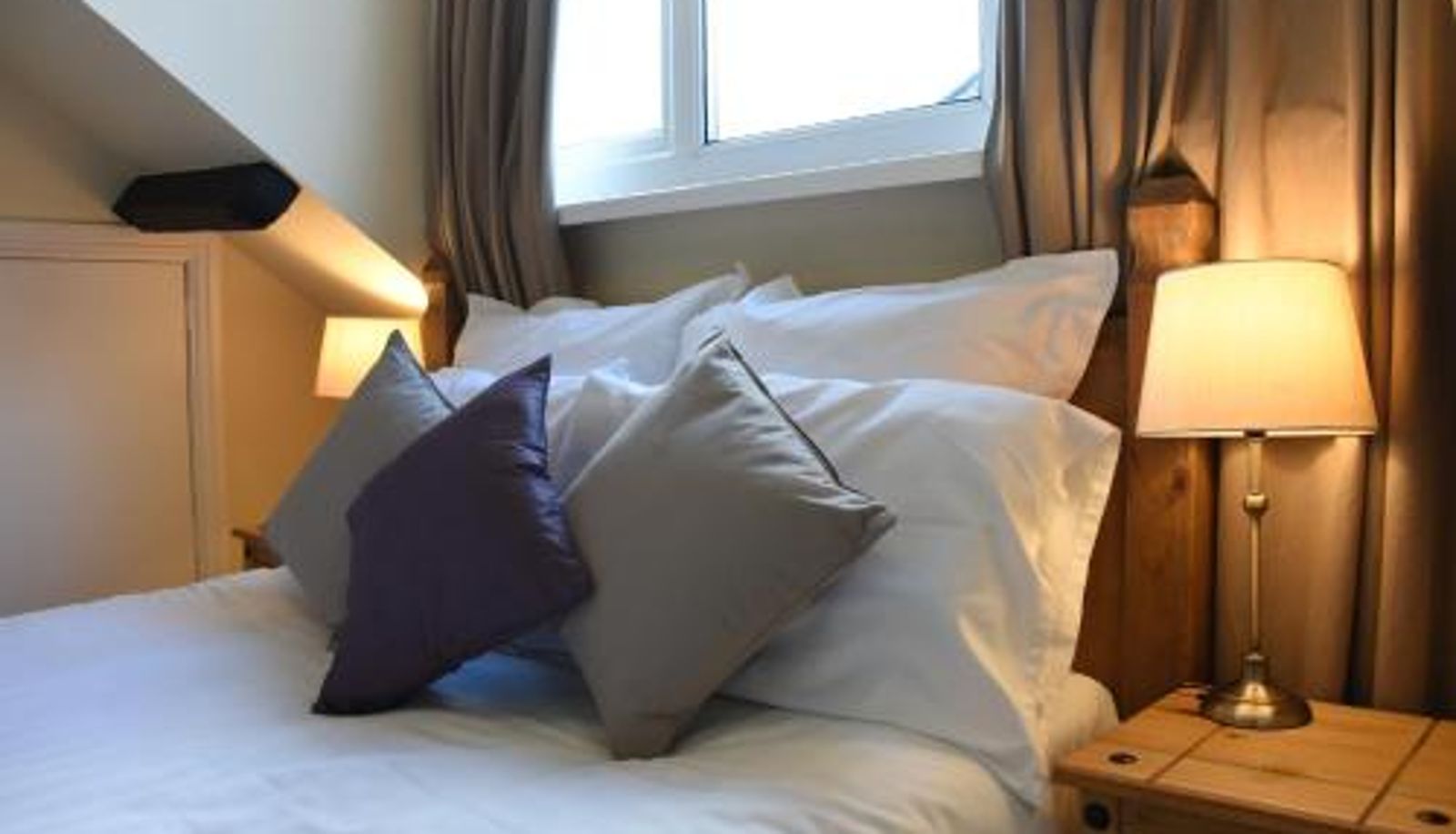 Standard room - The Llanelwedd Arms Hotel