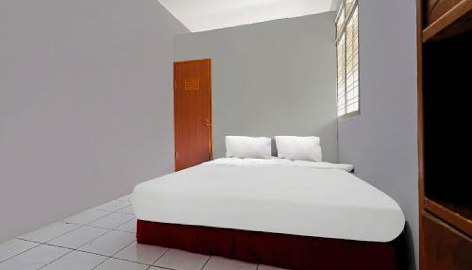 Zimmer - OYO Life 92694 Kost Nino