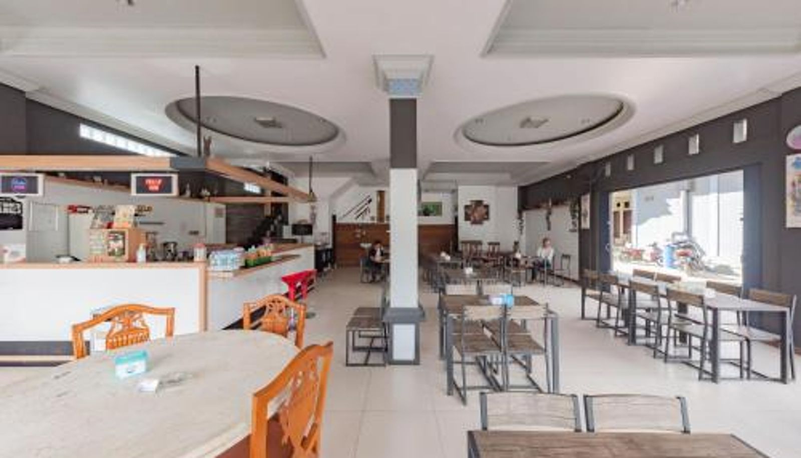 Breakfast room within the restaurant - RedDoorz near GOR Sempaja Samarinda