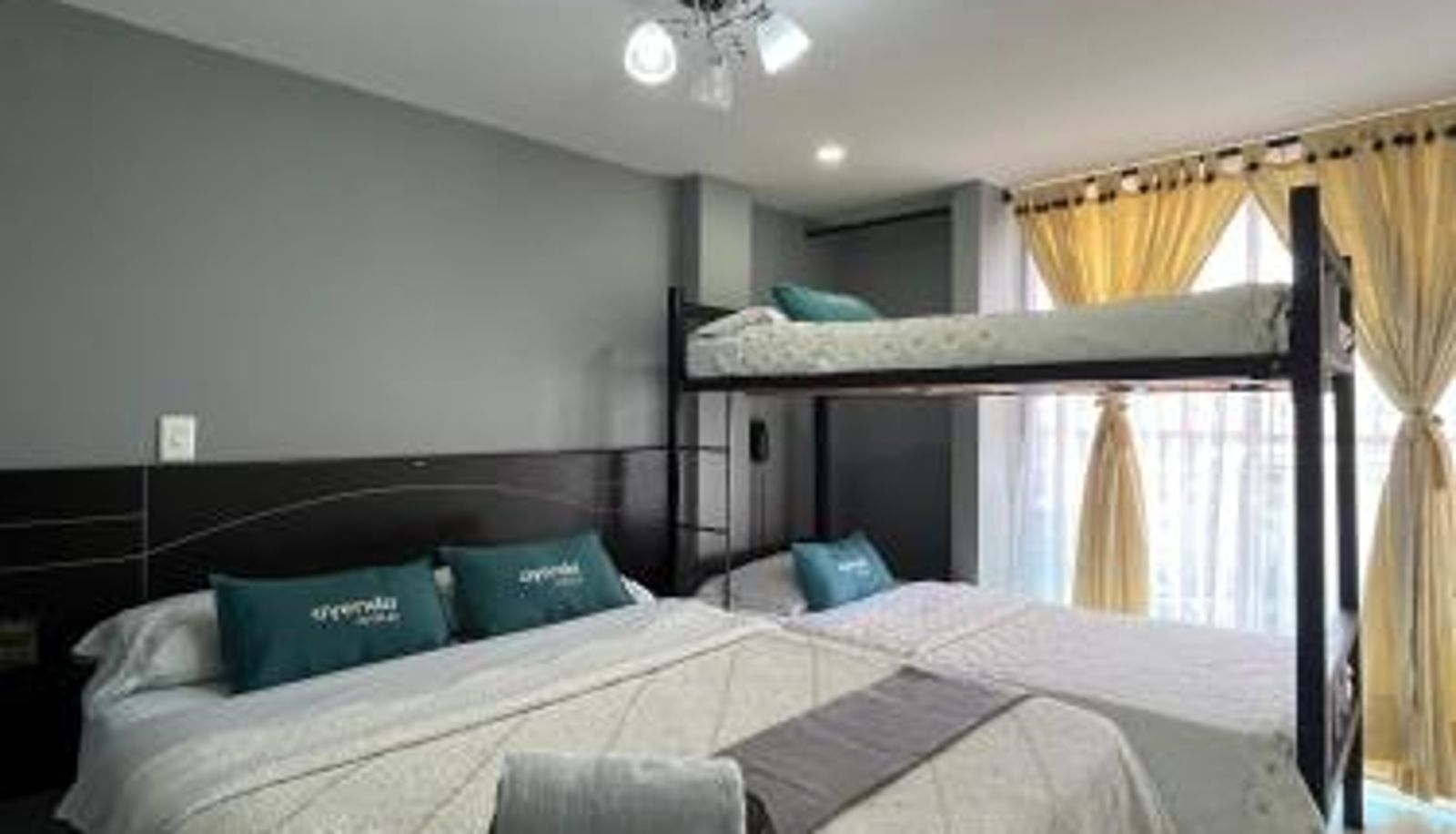 Zimmer - Ayenda Balcon Real