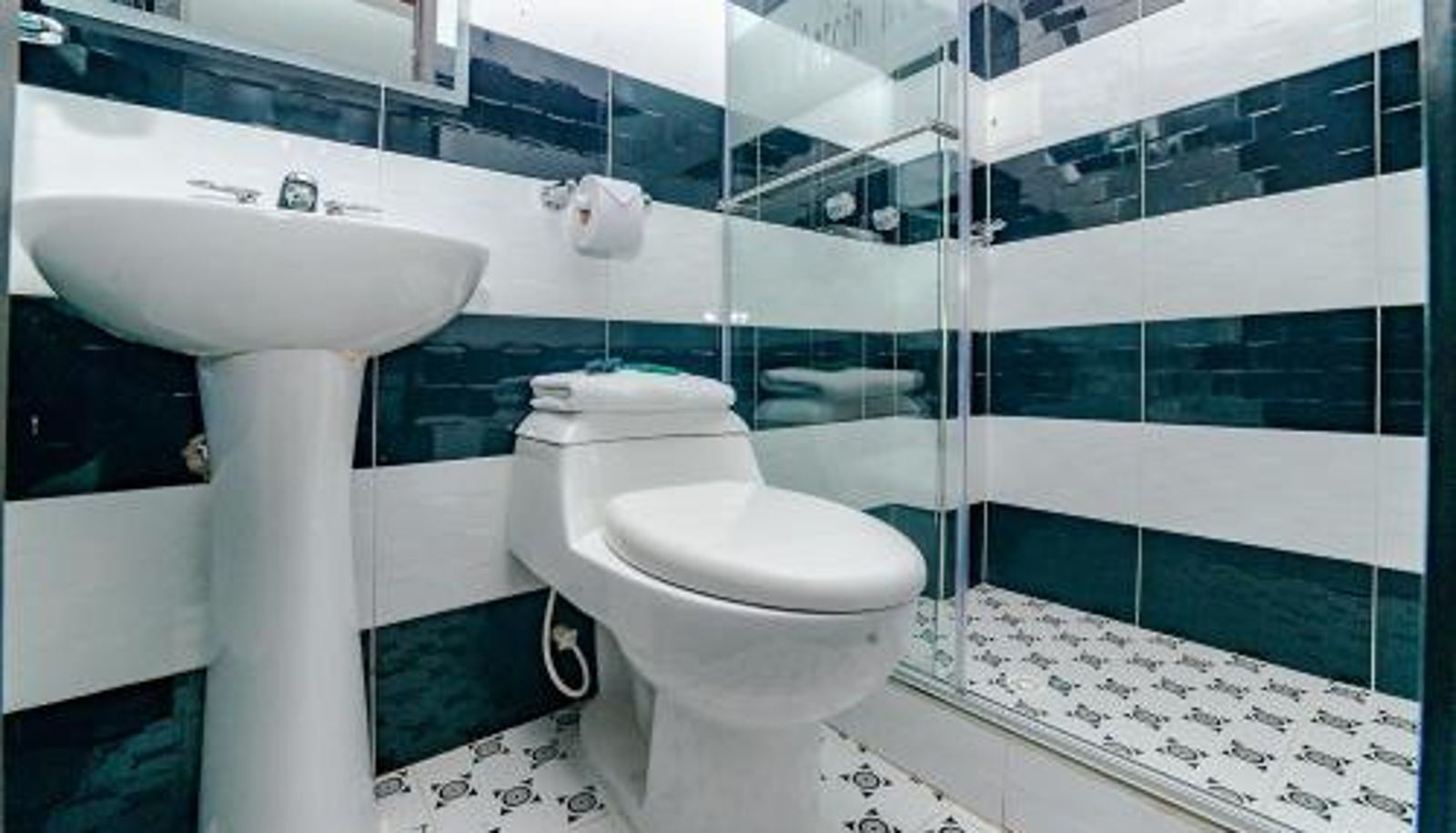 Zimmer - Ayenda Balcon Real