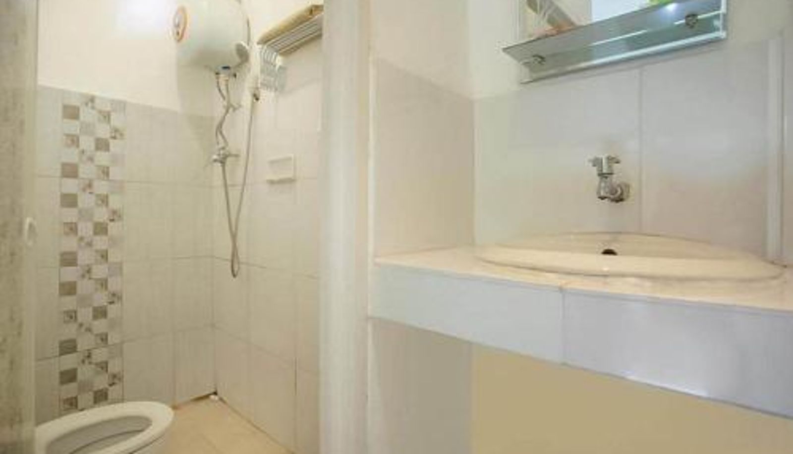 Habitación familiar - RedDoorz near RS Mitra Keluarga Depok