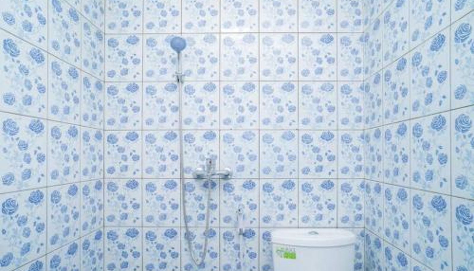 Badezimmer - RedDoorz near Stasiun Tangerang