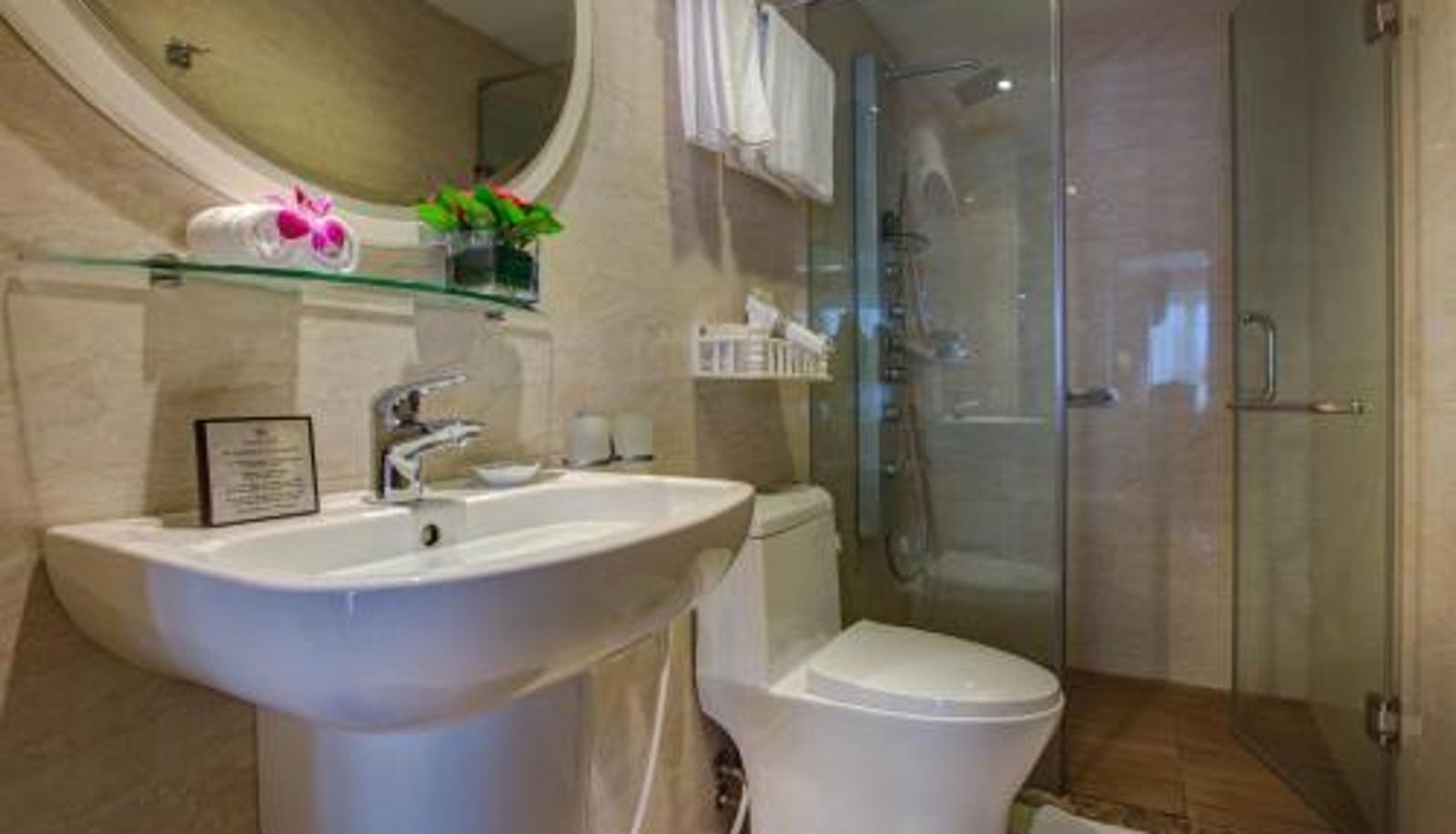 Badezimmer - Eliana Ruby Hotel & Travel