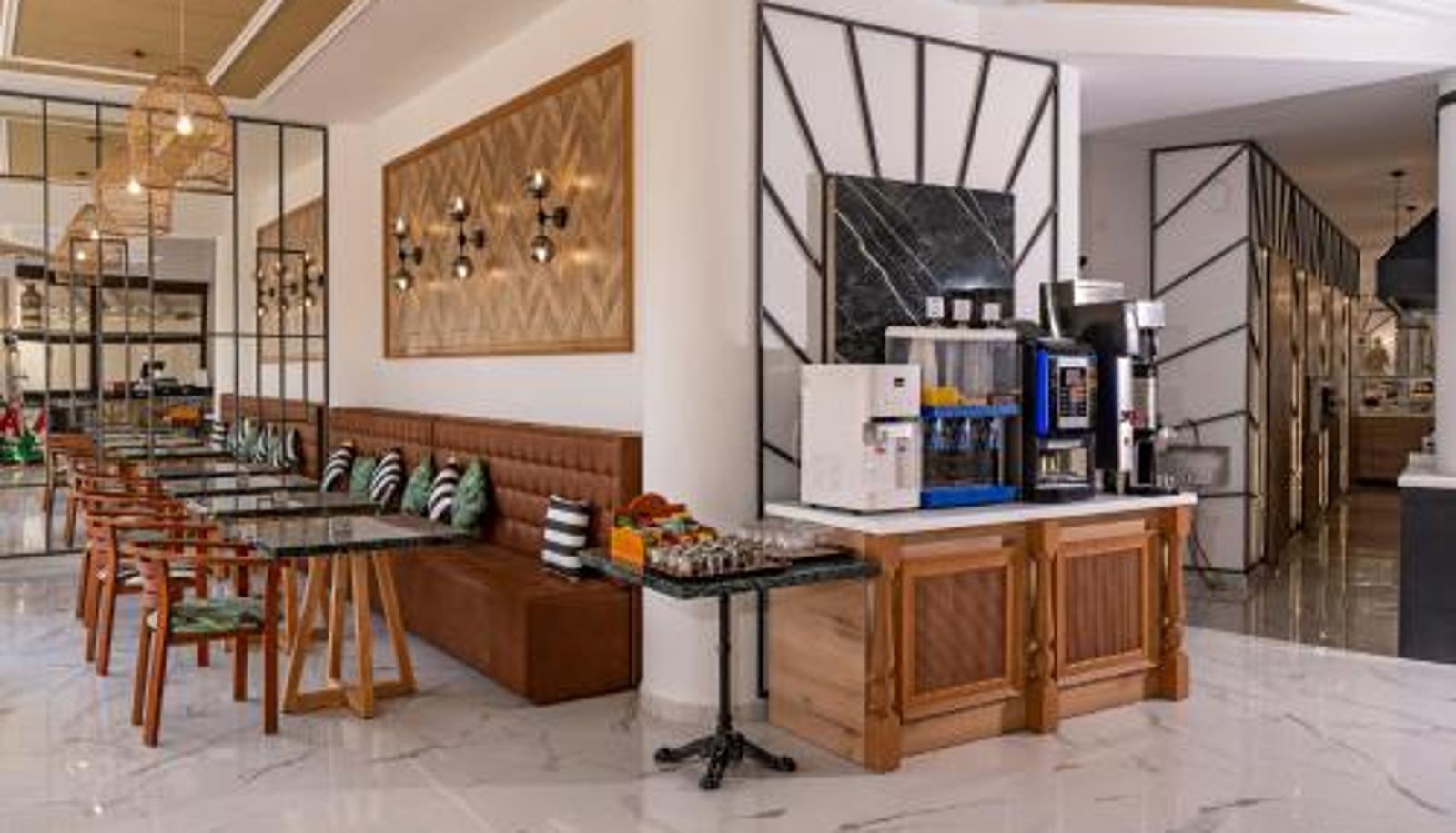 Sala prima colazione all'interno del ristorante - Delfina Boutique Hotel