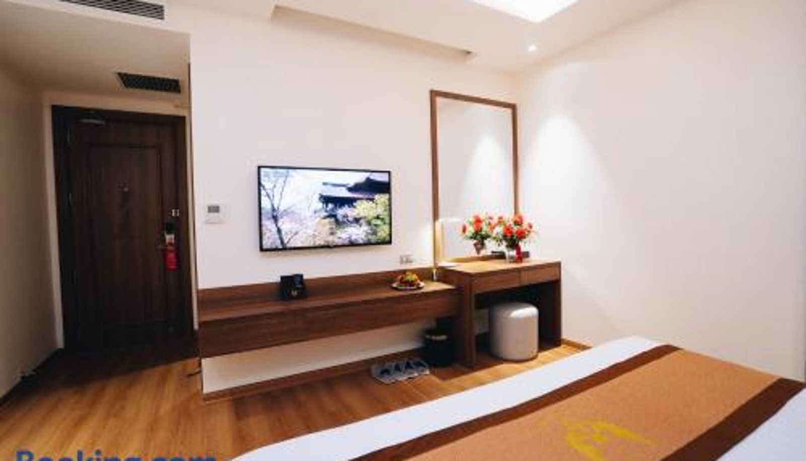 Camera - Manh Quan Luxury Hotel