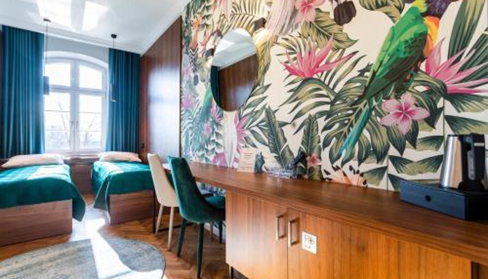 Info - Forrest Apartments & Hostel