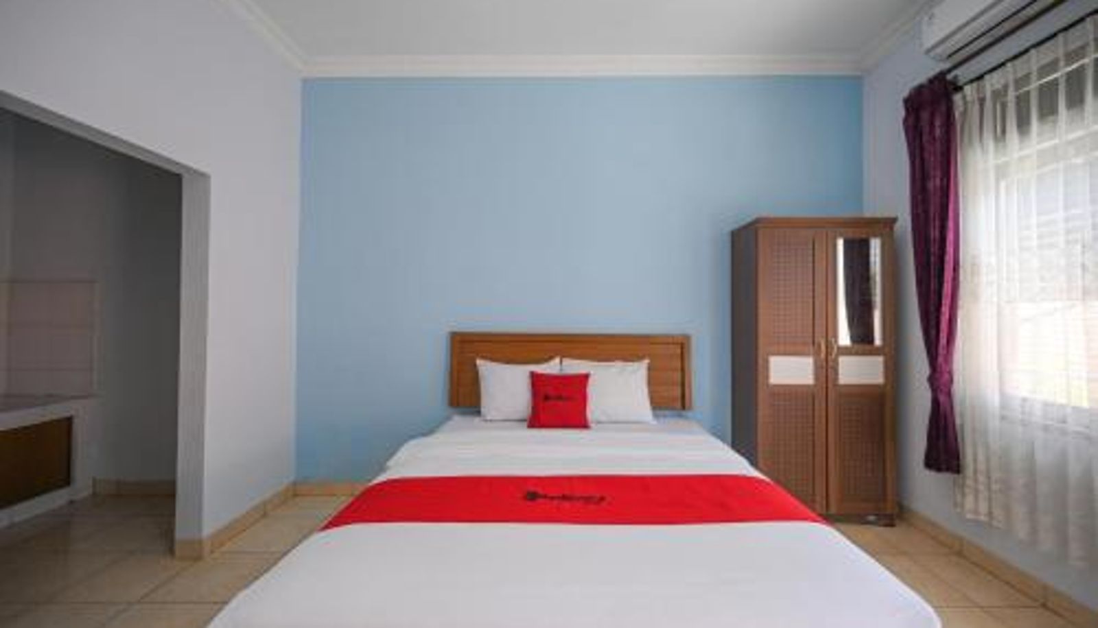 Zimmer - RedDoorz at De'balcon Accomodation Kuta Bali