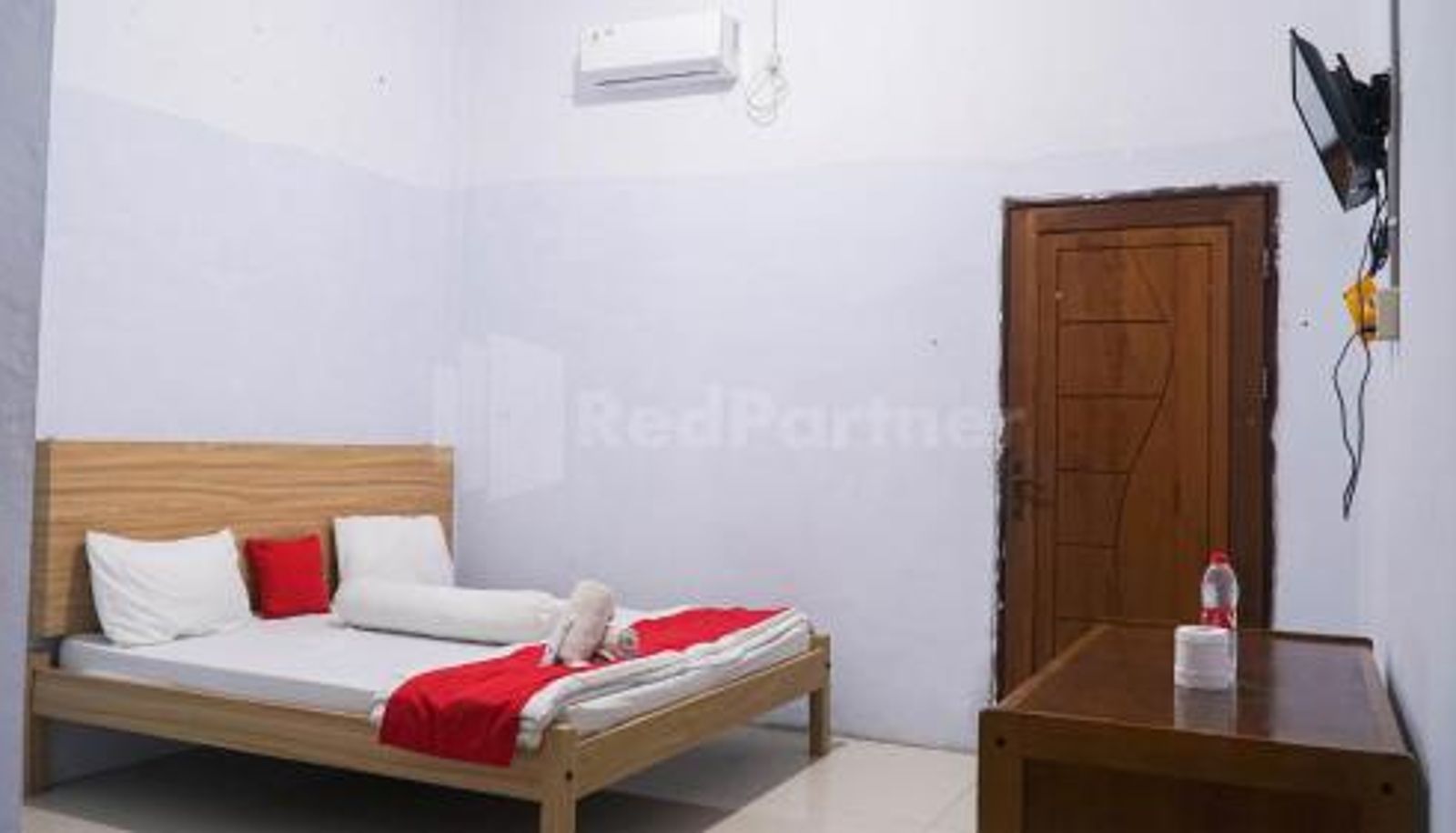 Room - The Karo's Residence Mitra RedDoorz