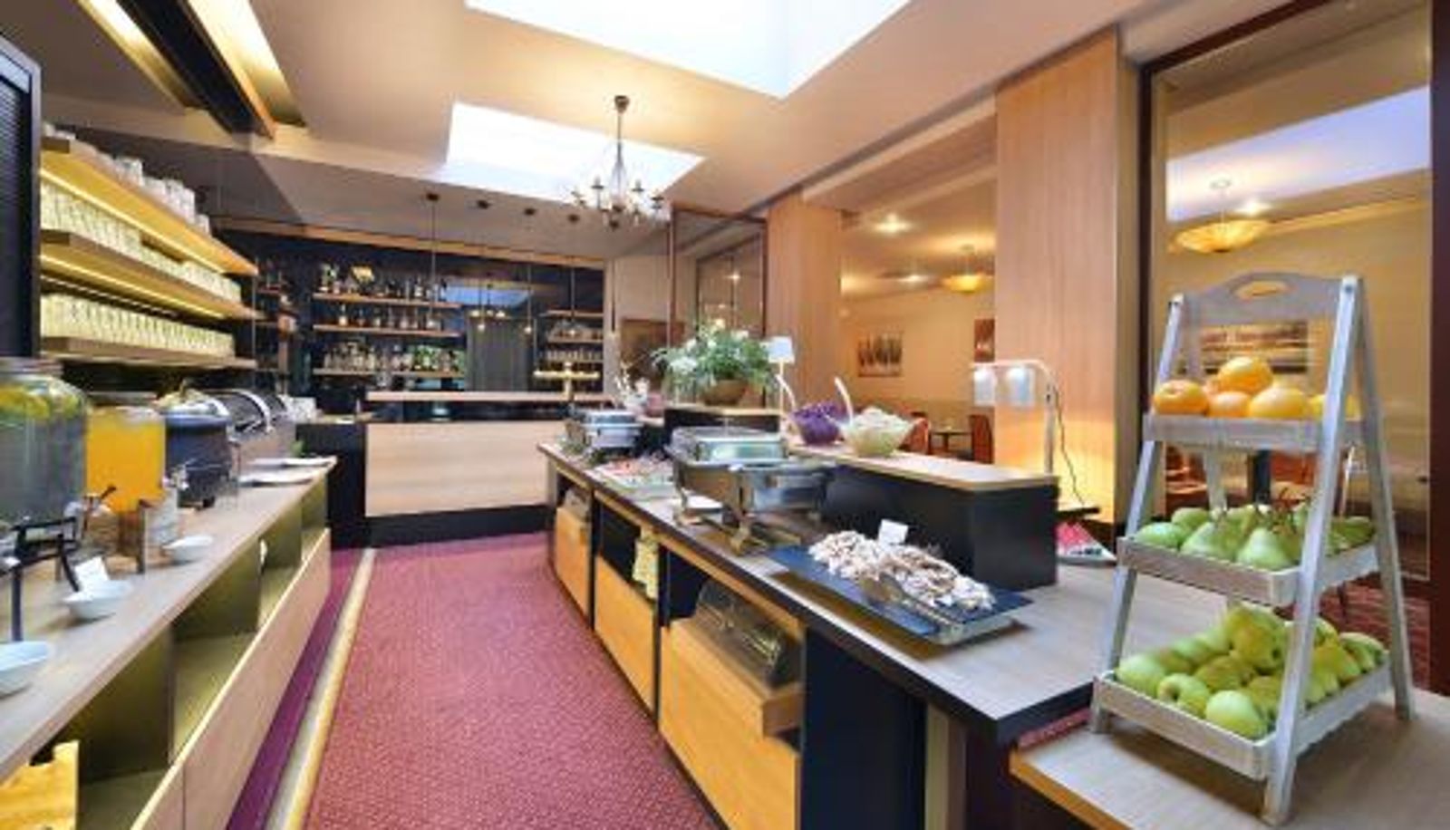 Info - Maxmilian Lifestyle Resort