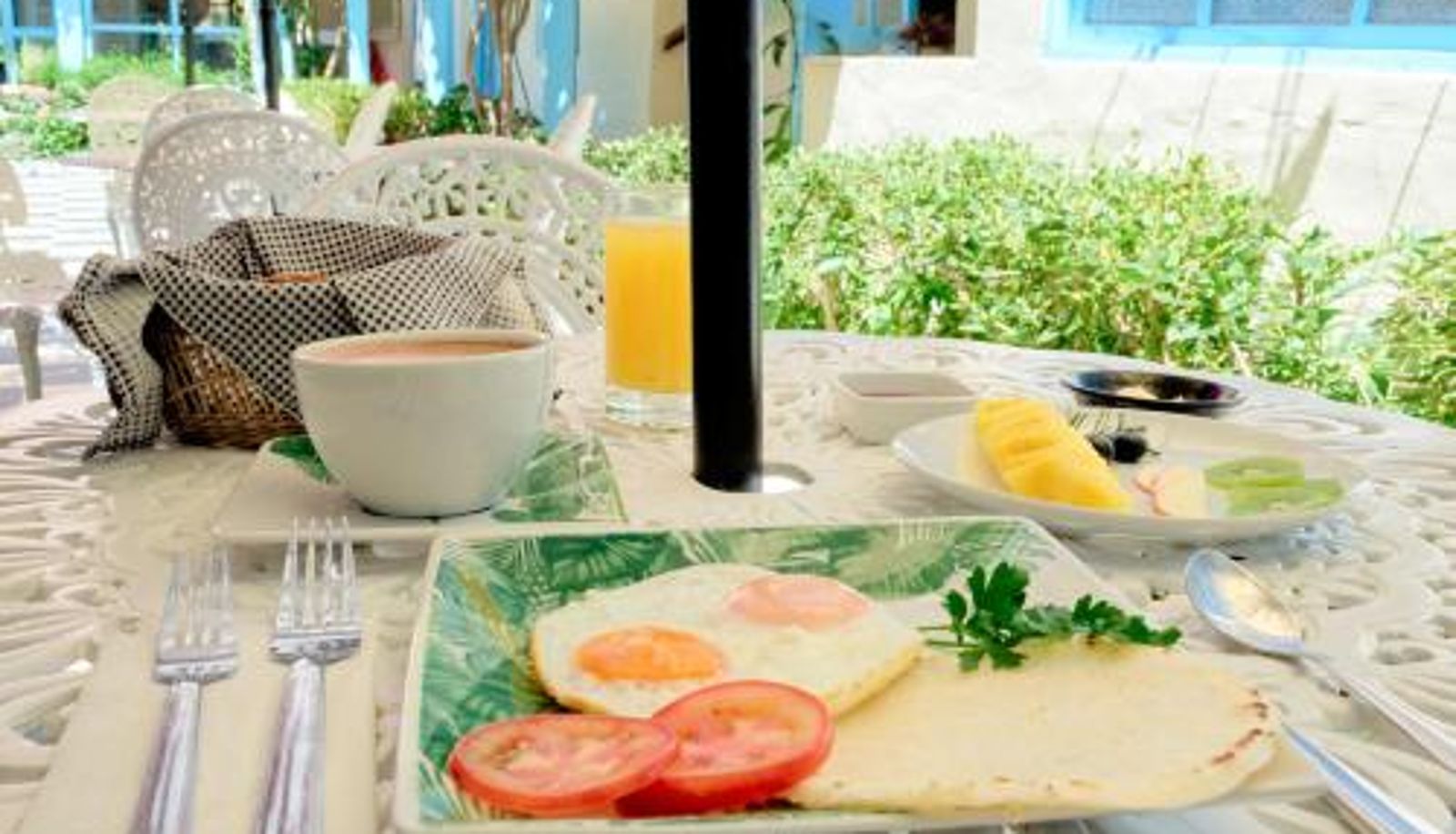 Salle de petit-déjeuner dans le restaurant - Casa Provenzal Hotel Boutique