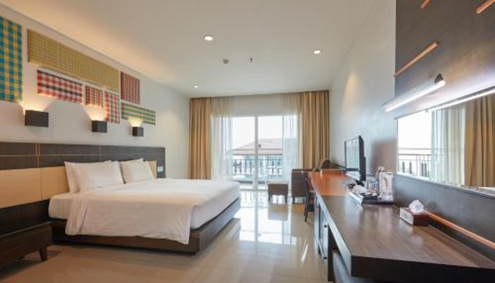 Zimmer - Welcome World Beachfront Resort