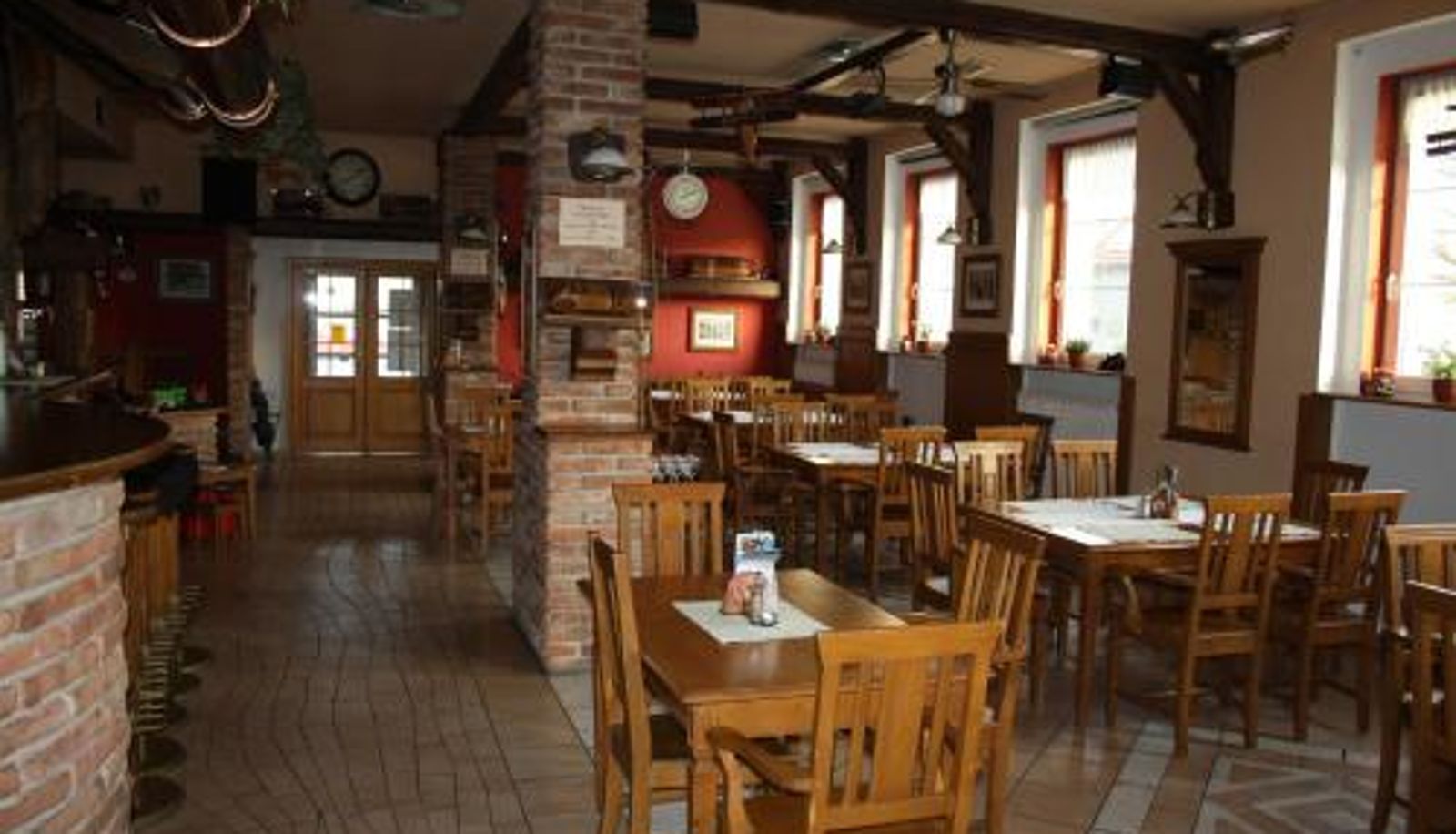 Frühstücksraum innerhalb des Restaurants - Hotel Bouček