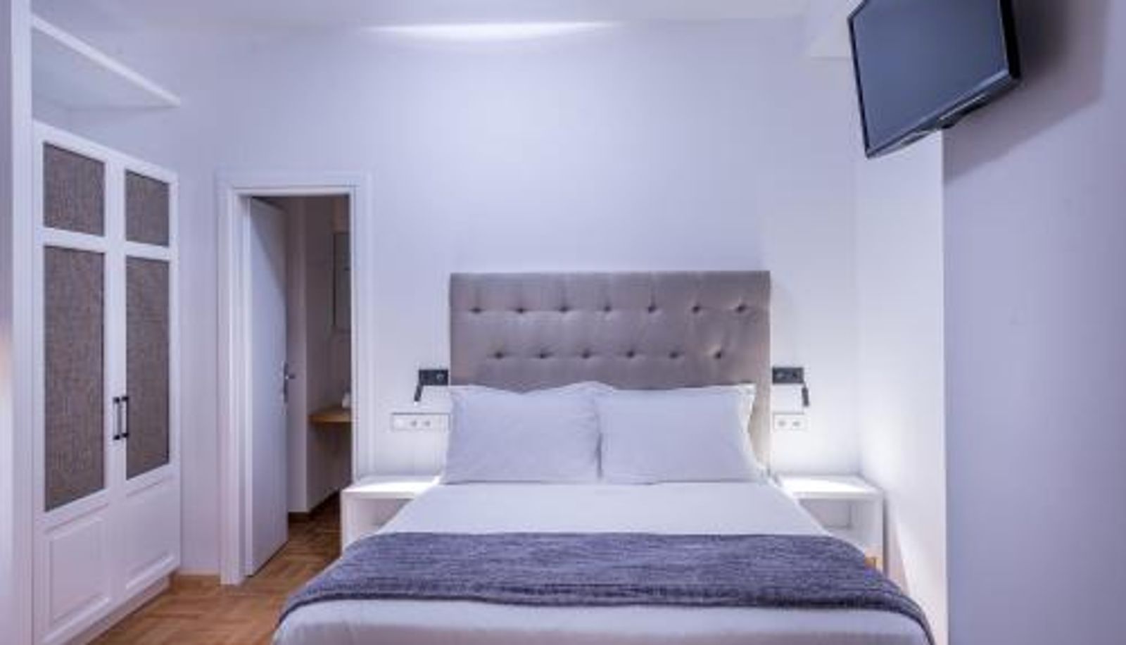 Info - Shapes Luxury Suites