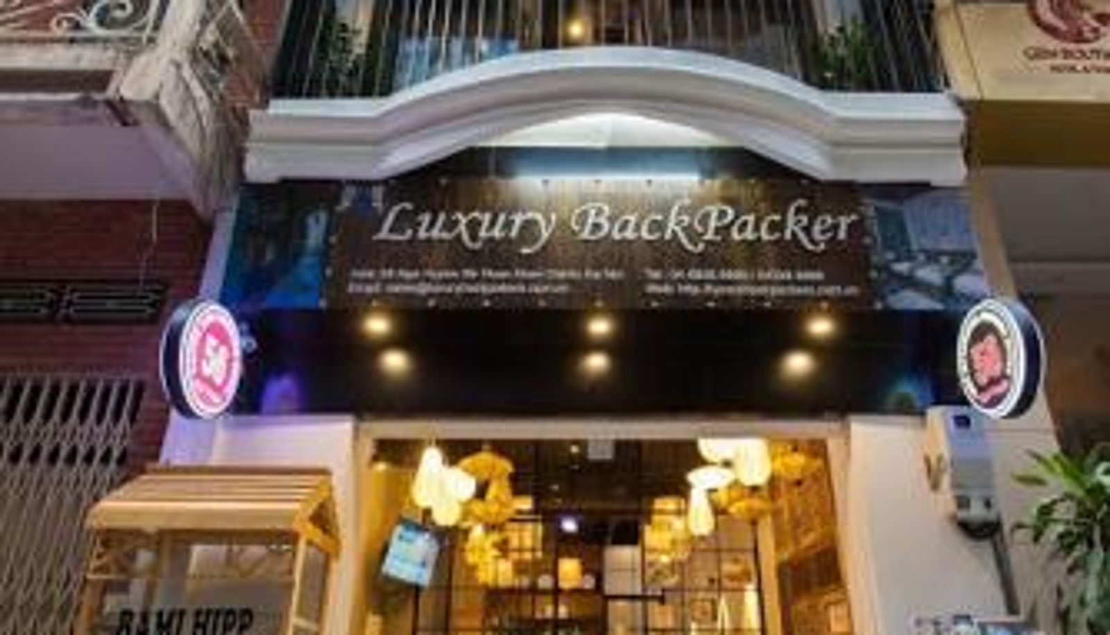 Info - Luxury Backpakers Hotel