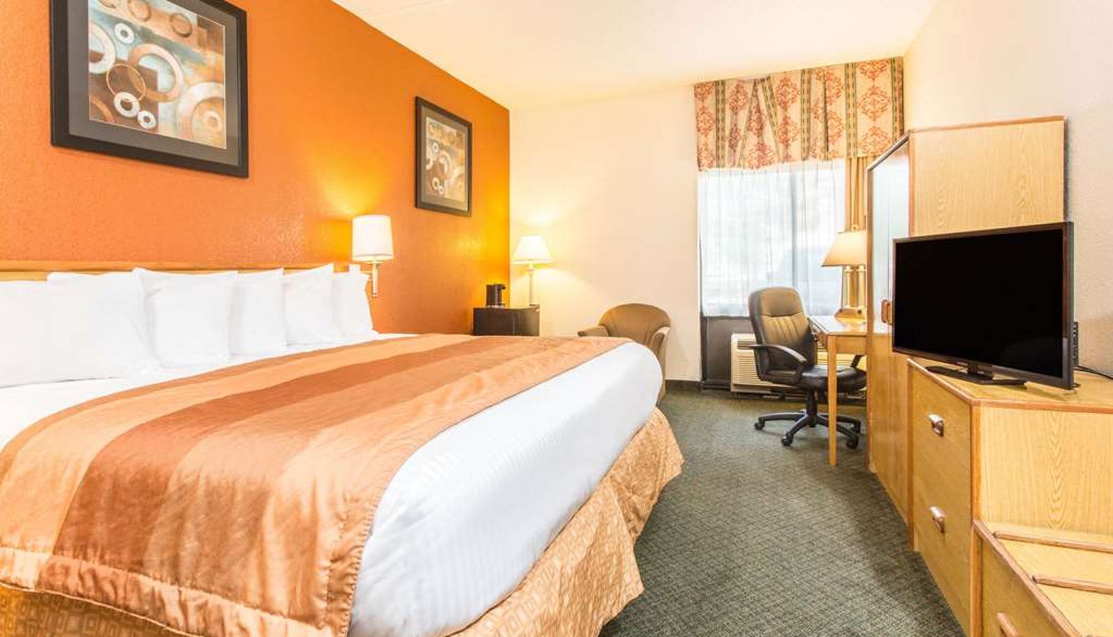 Room - Baymont by Wyndham Cincinnati