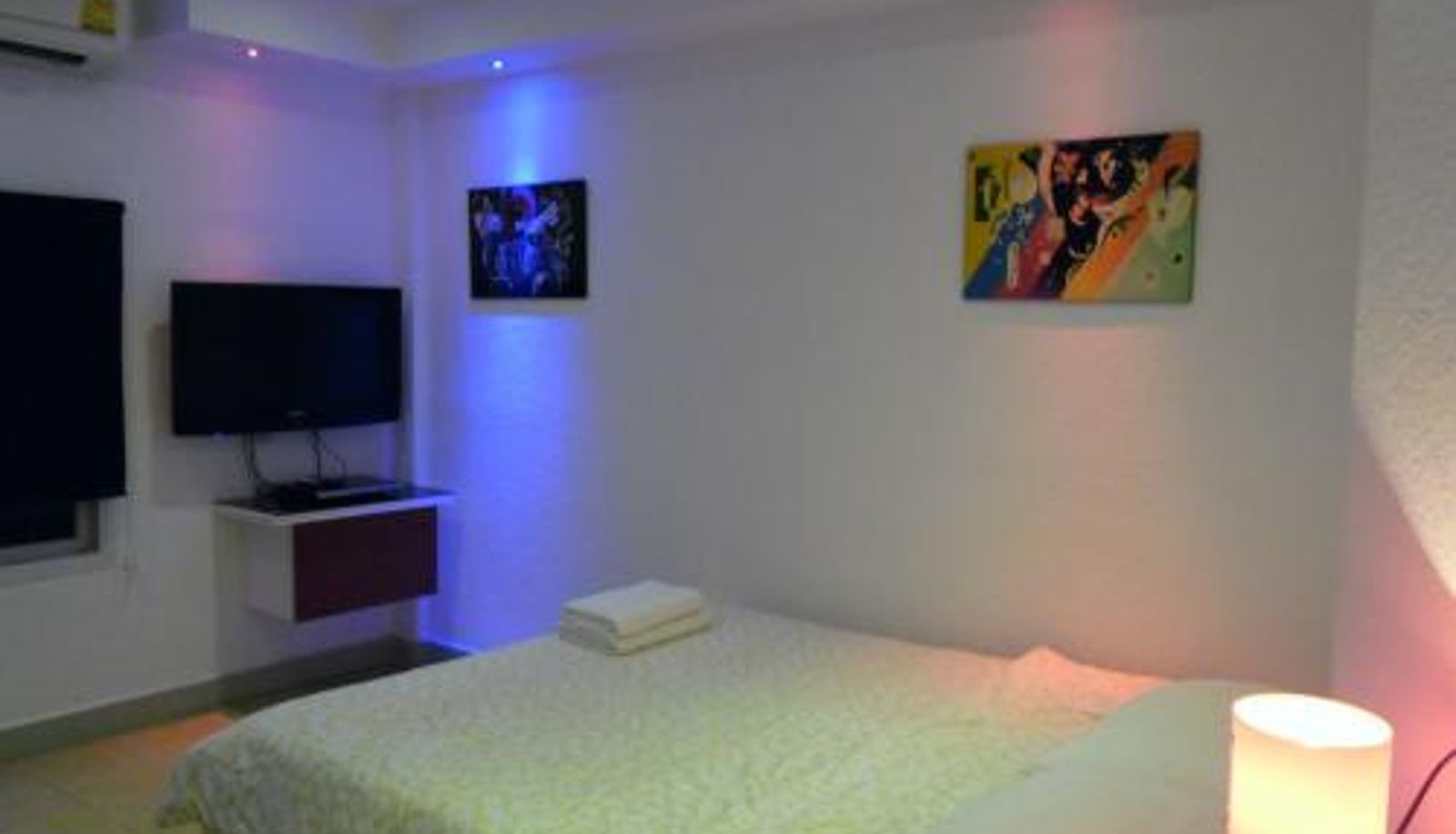 Habitación - Swiss Food Restaurant and room for rent